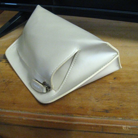Delta Air Lines Vintage Business Class Toiletry Bag - Picture 7 of 8